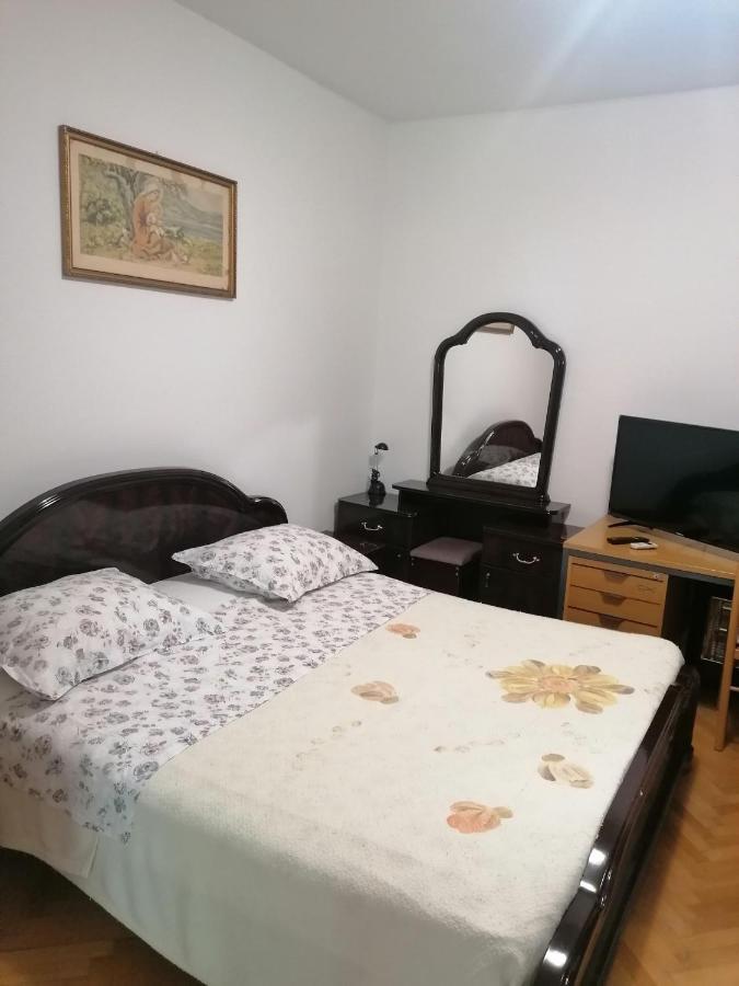 Apartments And Rooms Tomas ポドストラナ エクステリア 写真