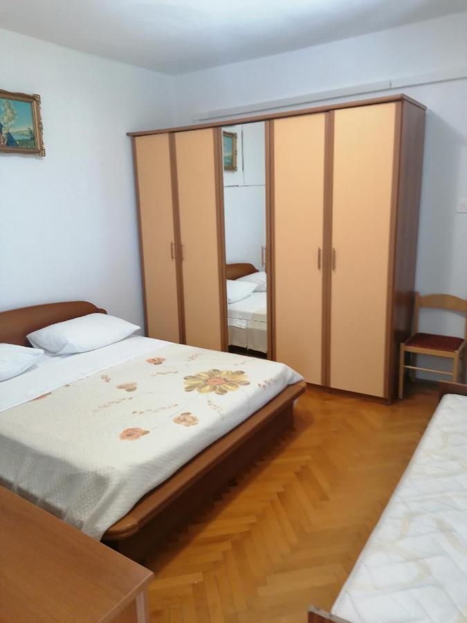 Apartments And Rooms Tomas ポドストラナ エクステリア 写真
