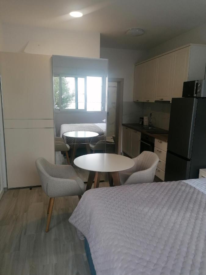 Apartments And Rooms Tomas ポドストラナ エクステリア 写真