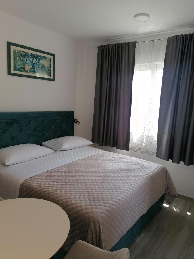 Apartments And Rooms Tomas ポドストラナ エクステリア 写真
